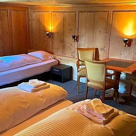 Tschuggen Otel *